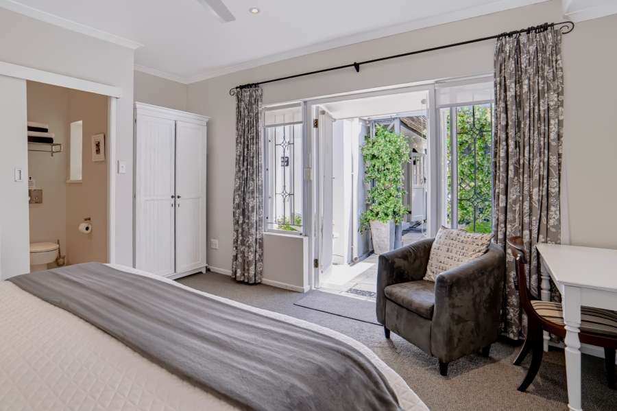 8 Bedroom Property for Sale in Claremont Western Cape